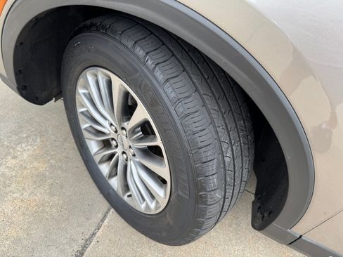 Used 2017 Lincoln MKX Select image 39
