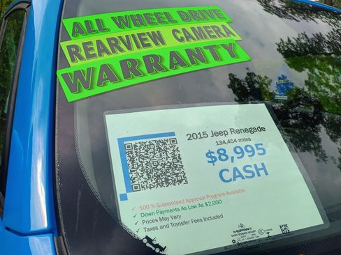 Used 2015 Jeep Renegade Latitude image 3