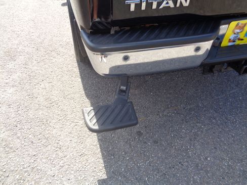 Used 2012 Nissan Titan SV image 16