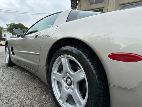 Used 1999 Chevrolet Corvette image 8