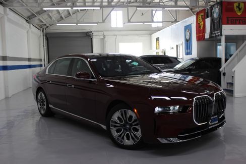 Used 2023 BMW i7 xDrive60 image 15