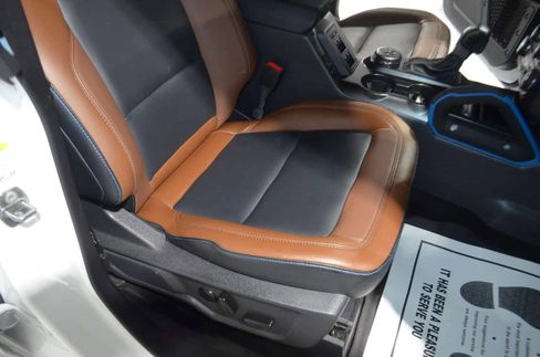 Used 2023 Ford Bronco Outer Banks image 25