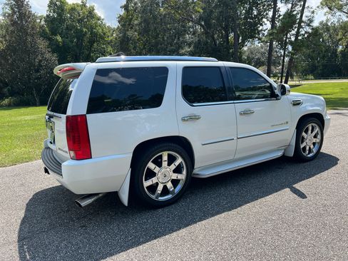 Used 2009 Cadillac Escalade Luxury image 5