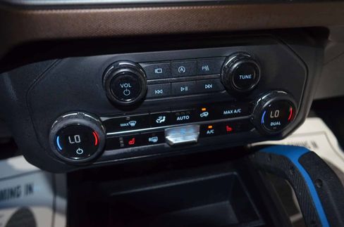 Used 2023 Ford Bronco Outer Banks image 33