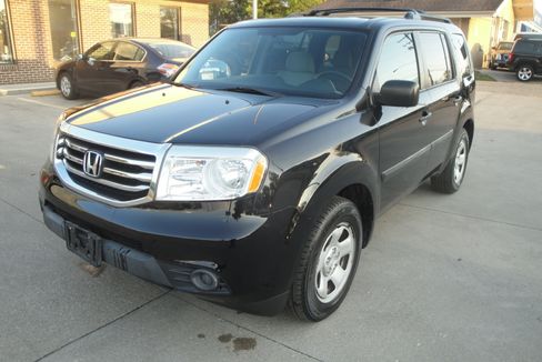 Used 2014 Honda Pilot LX image 1