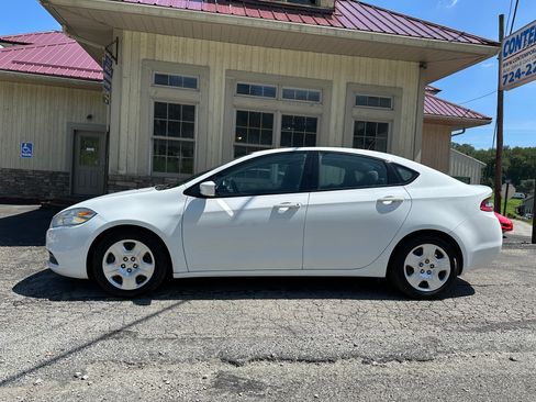 Used 2016 Dodge Dart SE image 2