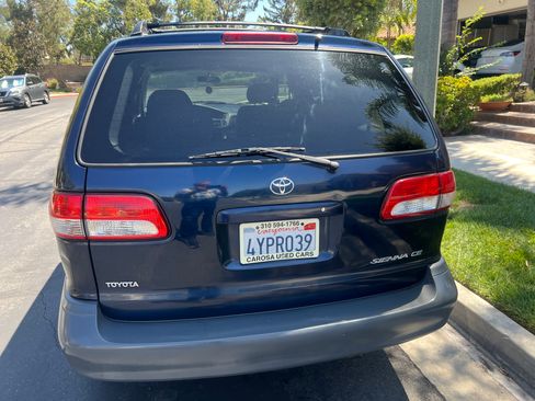 Used 2003 Toyota Sienna CE image 8