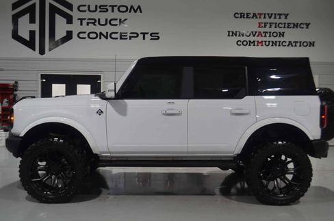 Used 2023 Ford Bronco Outer Banks image 4
