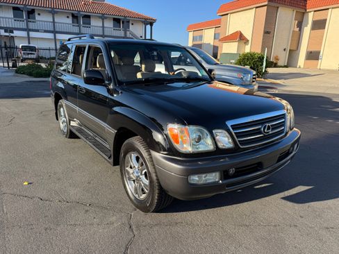 Used 2005 Lexus LX 470 image 10