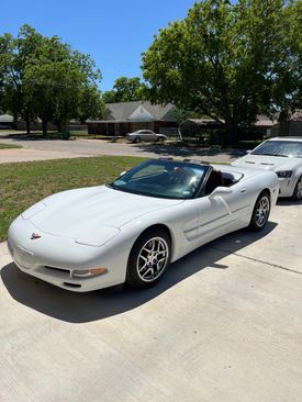 Used 1998 Chevrolet Corvette Convertible w/ Memory Pkg image 13