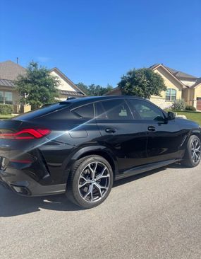Used 2023 BMW X6 xDrive40i w/ M Sport Package image 4