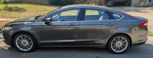 Used 2015 Ford Fusion SE w/ Equipment Group 202A image 4