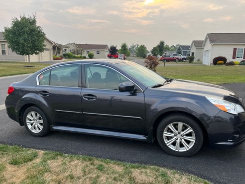 Used 2012 Subaru Legacy 2.5i w/ Alloy Wheel Pkg image 1