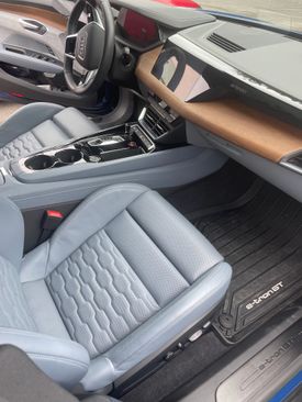 Used 2023 Audi e-tron GT Premium Plus image 15