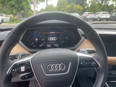 Used 2023 Audi e-tron GT Premium Plus image 13