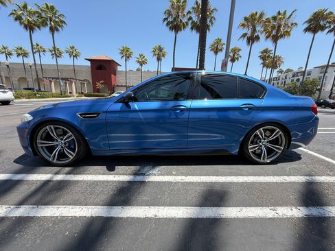 Used 2013 BMW M5 image 1