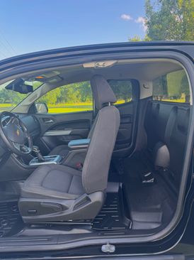 Used 2022 Chevrolet Colorado LT w/ Fleet Safety Package image 11