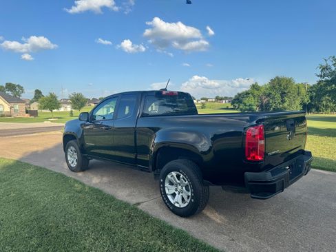 Used 2022 Chevrolet Colorado LT w/ Fleet Safety Package image 19