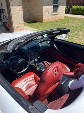 Used 1998 Chevrolet Corvette Convertible w/ Memory Pkg image 19