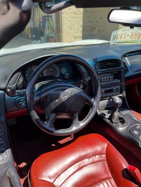 Used 1998 Chevrolet Corvette Convertible w/ Memory Pkg image 20