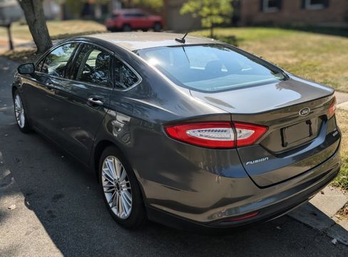 Used 2015 Ford Fusion SE w/ Equipment Group 202A image 10