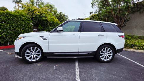 Used 2015 Land Rover Range Rover Sport HSE image 13