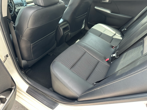 Used 2013 Toyota Camry SE image 18