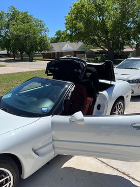 Used 1998 Chevrolet Corvette Convertible w/ Memory Pkg image 10