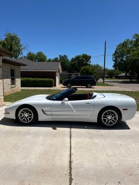 Used 1998 Chevrolet Corvette Convertible w/ Memory Pkg image 12
