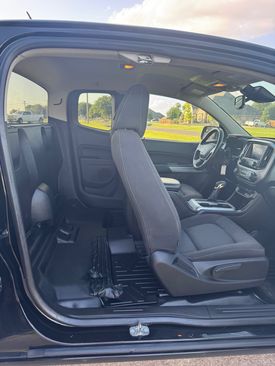 Used 2022 Chevrolet Colorado LT w/ Fleet Safety Package image 14