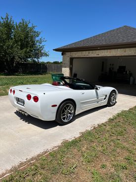 Used 1998 Chevrolet Corvette Convertible w/ Memory Pkg image 17