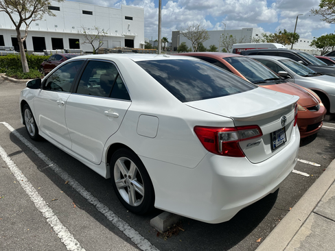 Used 2013 Toyota Camry SE image 6
