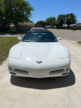 Used 1998 Chevrolet Corvette Convertible w/ Memory Pkg image 4