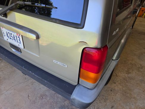 Used 2001 Jeep Cherokee Sport image 4