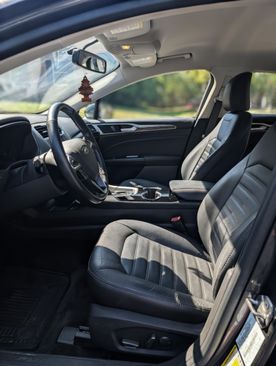 Used 2015 Ford Fusion SE w/ Equipment Group 202A image 12