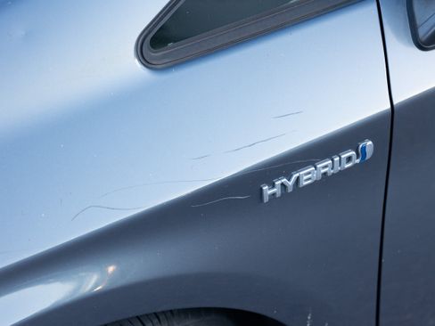Used 2012 Toyota Prius Four image 18