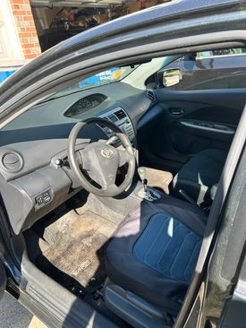 Used 2010 Toyota Yaris Sedan image 6