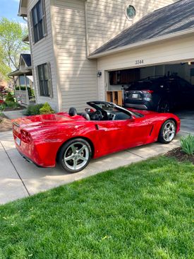 Used 2006 Chevrolet Corvette Convertible w/ Preferred Equipment Group image 2