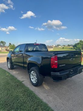 Used 2022 Chevrolet Colorado LT w/ Fleet Safety Package image 18