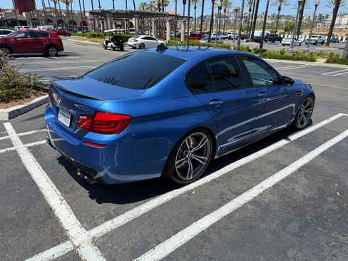 Used 2013 BMW M5 image 2