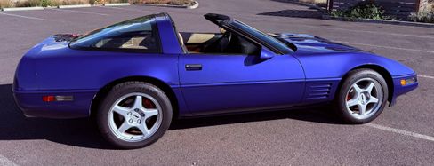 Used 1994 Chevrolet Corvette Coupe image 2