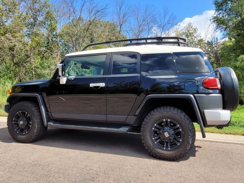 Used 2012 Toyota FJ Cruiser 4WD image 18