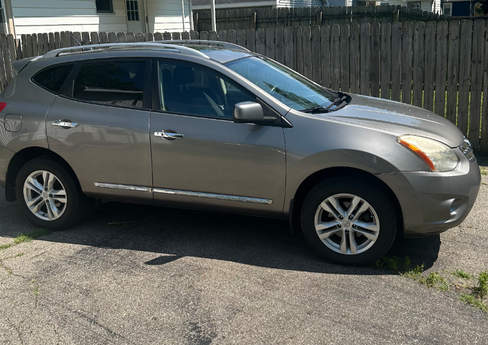 Used 2012 Nissan Rogue SV w/ Premium Pkg image 2
