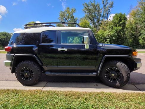 Used 2012 Toyota FJ Cruiser 4WD image 5