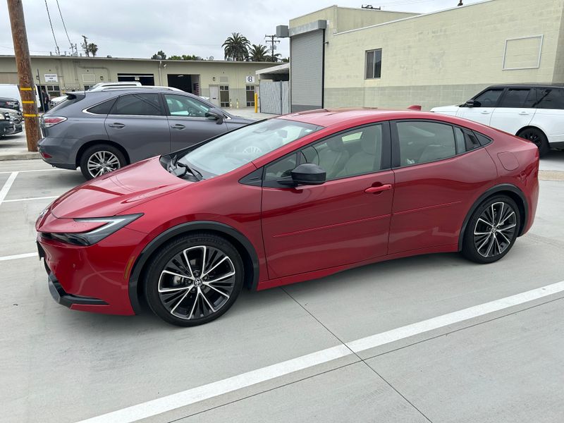 Used 2023 Toyota Prius XLE image 1