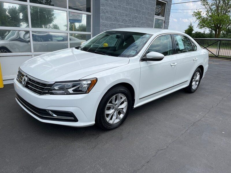 Used 2016 Volkswagen Passat 1.8T image 1