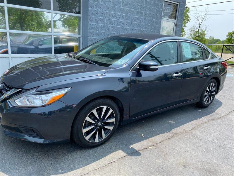 Used 2018 Nissan Altima image 1