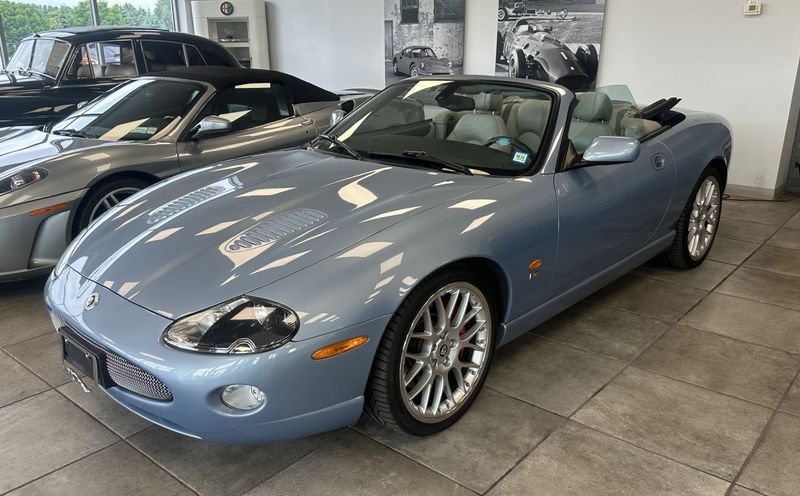 Used 2006 Jaguar XKR image 1