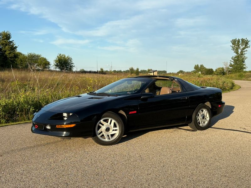 Used 1995 Chevrolet Camaro Z/28 image 1