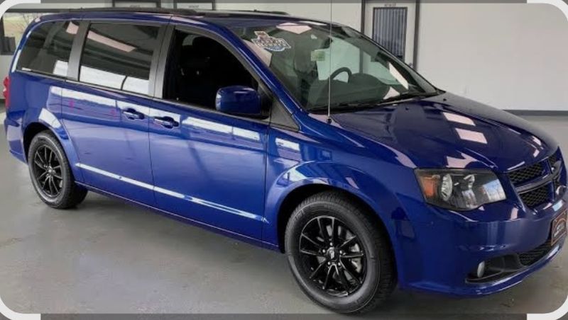 Used 2018 Dodge Grand Caravan SE image 1